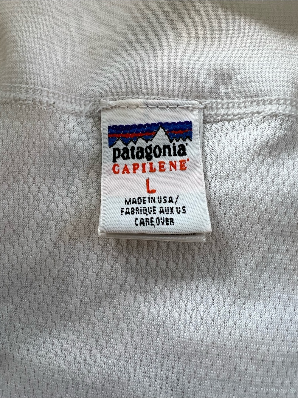 ⛷️ 🎿 Patagonia Capilene Crewneck Sweater in White with Blue & Red Logo